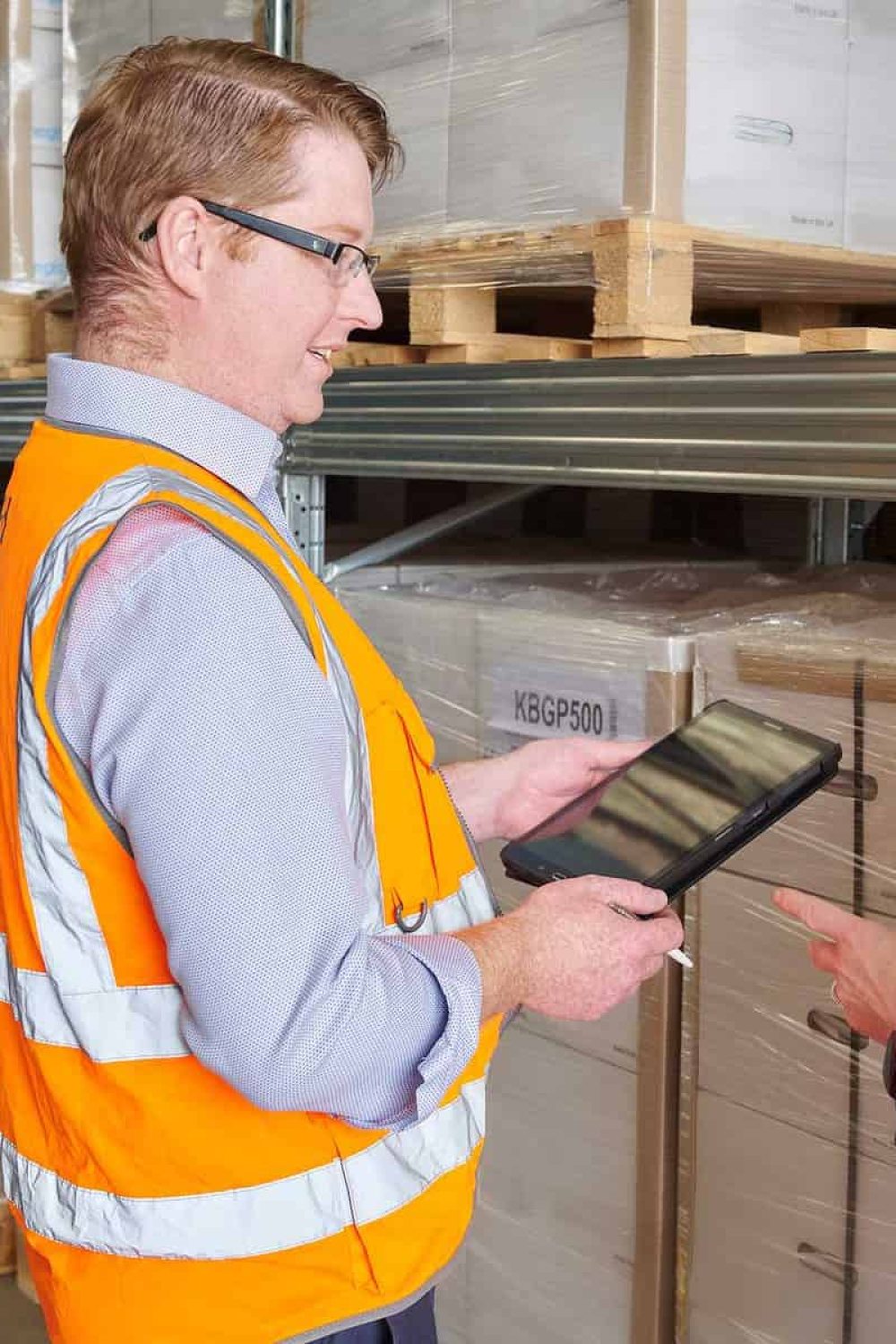 KB Team Talking in Warehouse, Talking about the current packaging environment
